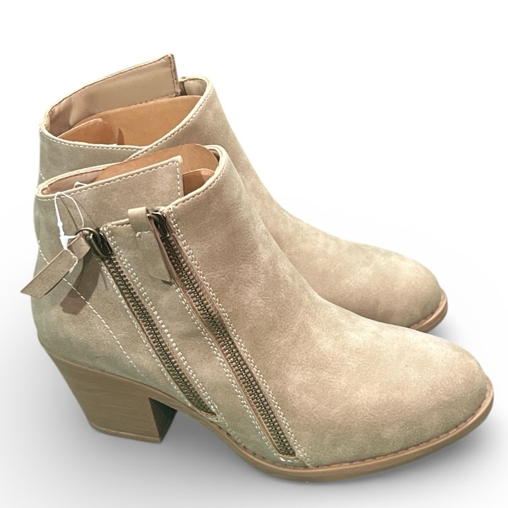 Muk Luks Lydia Side Zip Beige Ankle Boots. NWT
